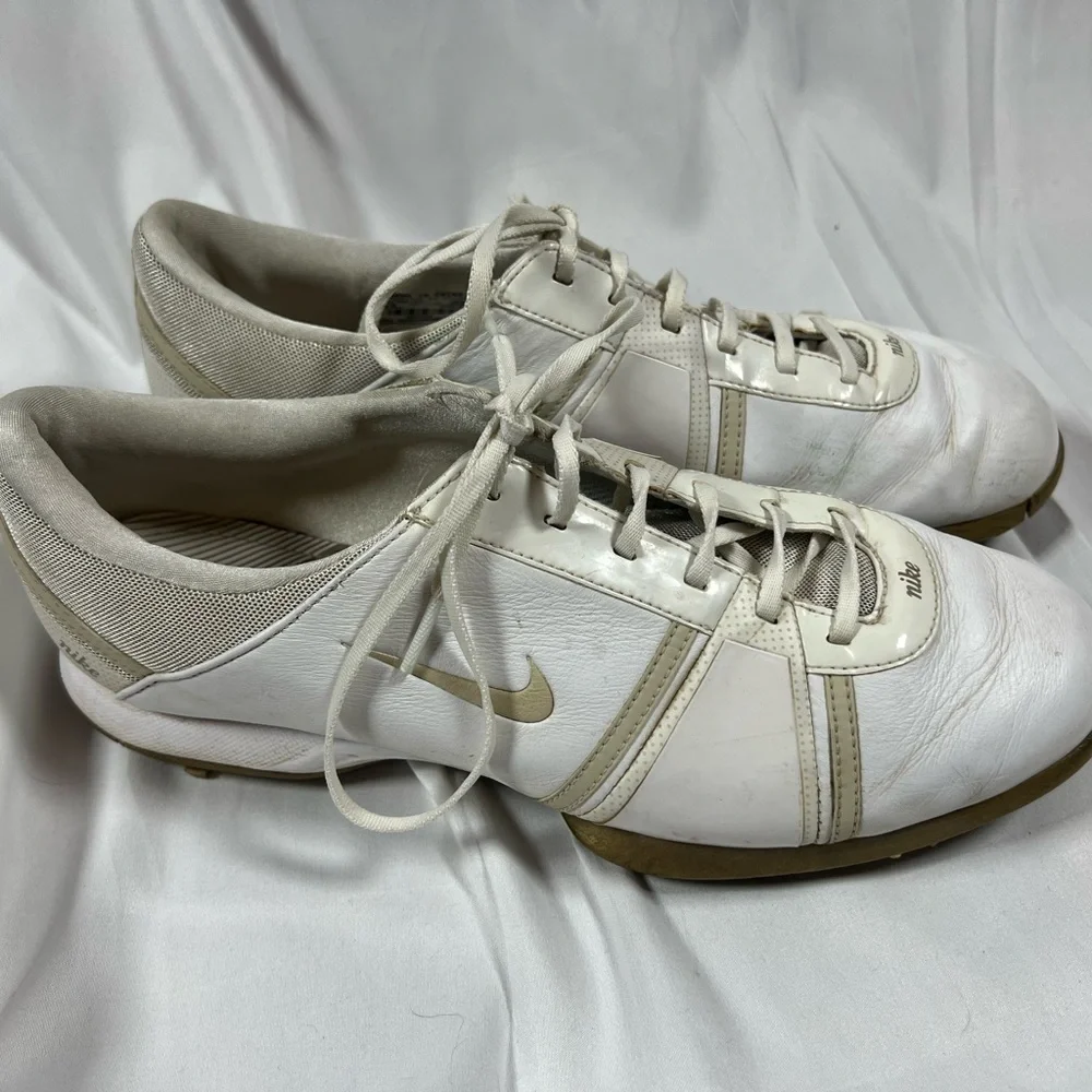 Nike White Athletic Shoes with Low-Top Design - Golf - Size 9 - Picture 2 of 4